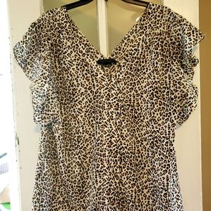 Sanctuary leopard print flutter sleeve top size XL
